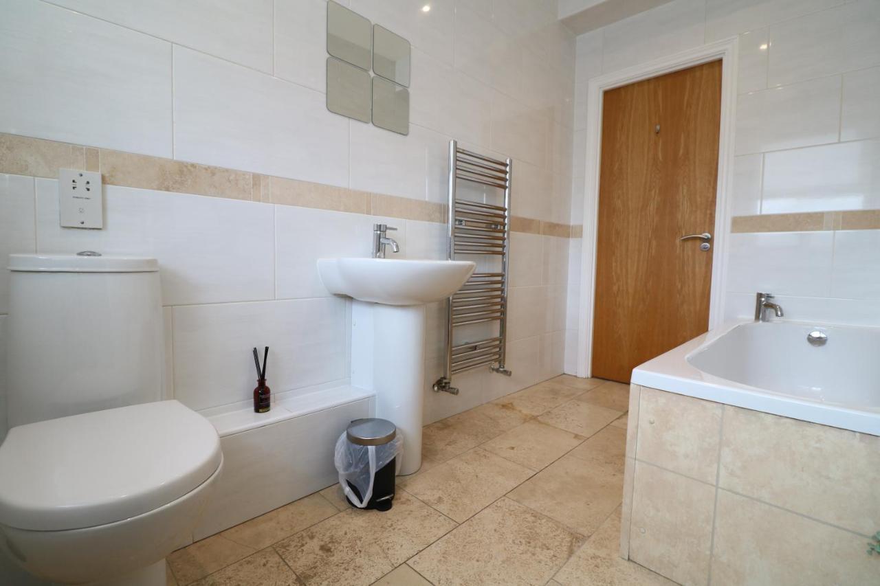 Luxury Spacious 2 Bed Apartment Free Ample Parking Sunderland  Bagian luar foto